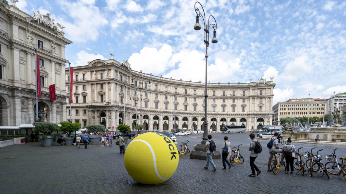 Guerrilla marketing Diadora a Roma